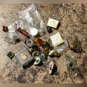 Very random lot of miscellaneous pins